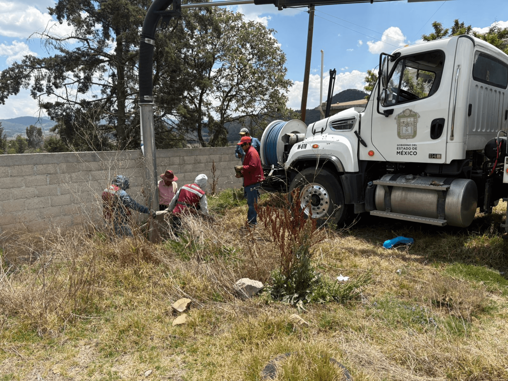 Trabajo operativo de ODAPAS Temascalcingo en campo, fotografía 3